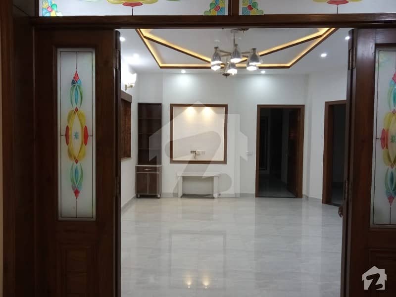 آئی ای پی انجنیئرز ٹاؤن ۔ سیکٹر اے آئی ای پی انجینئرز ٹاؤن لاہور میں 6 کمروں کا 10 مرلہ مکان 2.18 کروڑ میں برائے فروخت۔