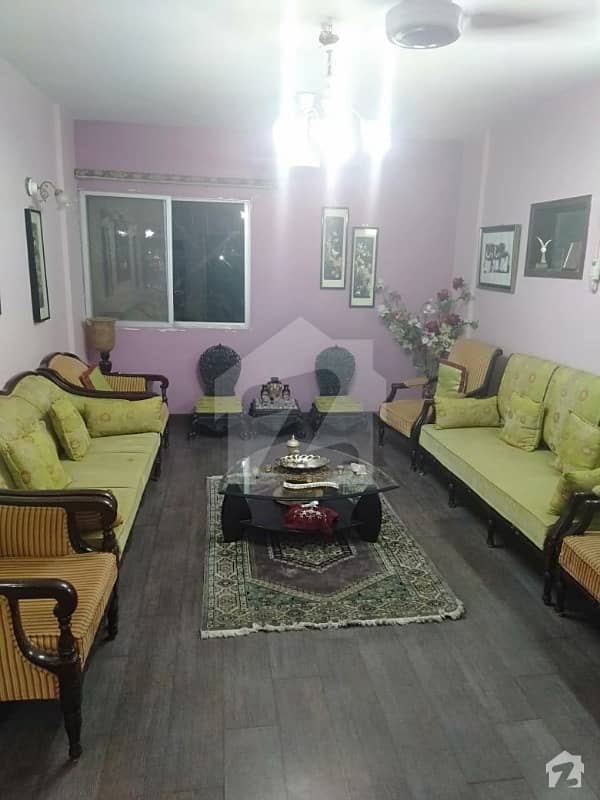 2600 Square Feet Flat In Clifton For Sale At Good Location