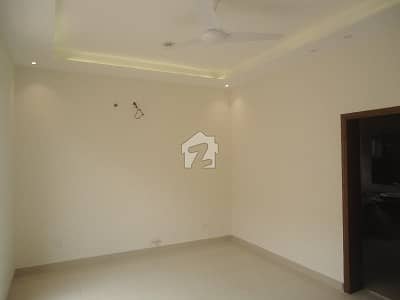 10 Marla Renovated House In Phase 1 DHA
