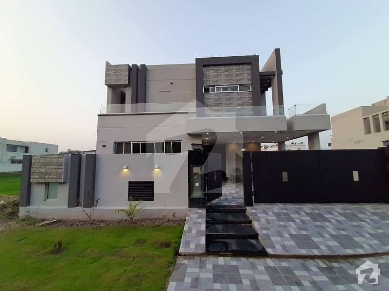 10 Marla Facing Park Newly Build House In Dha Phase 7