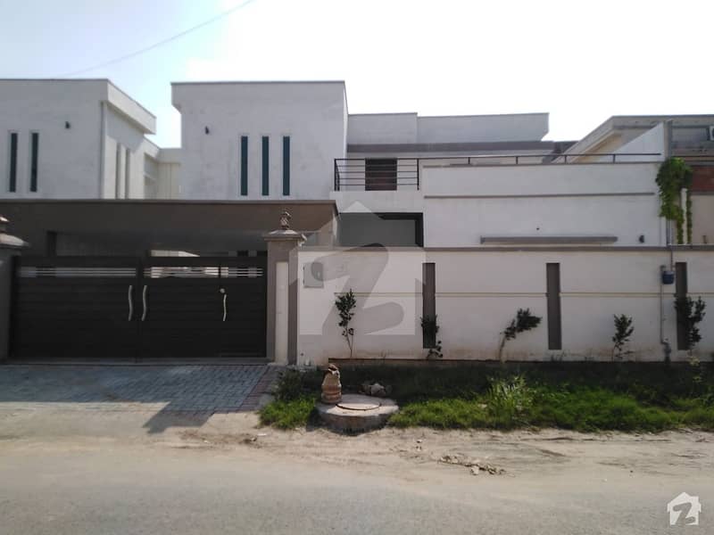 In Gulberg 14 Marla House For Rent