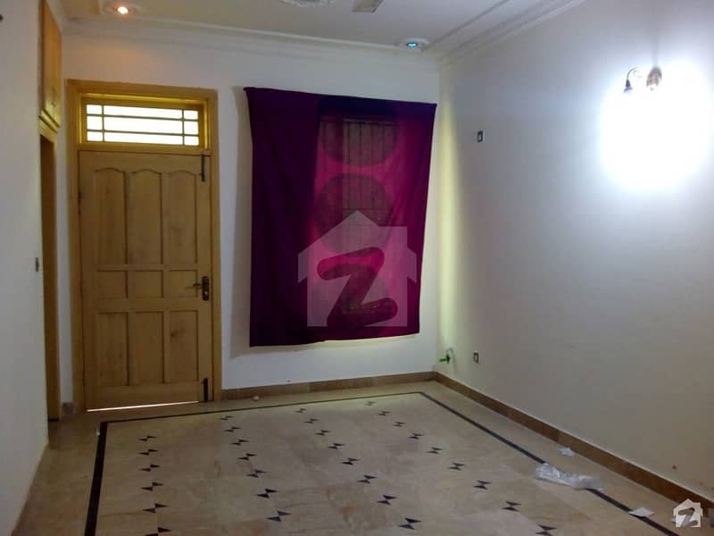 2250  Square Feet House For Sale In Gulistan Colony 3 Side Corner