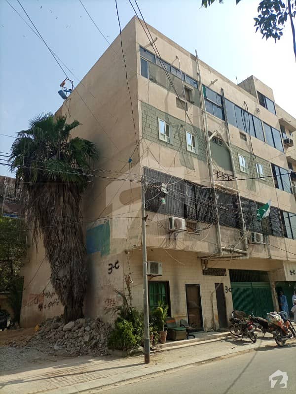 ڈی ایچ اے فیز 2 ایکسٹینشن ڈی ایچ اے ڈیفینس کراچی میں 11 کمروں کا 8 مرلہ عمارت 12 کروڑ میں برائے فروخت۔