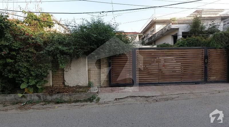 18-Marla House With Excellent Architecture Is Available For Sale In Saadi Road Saddar Rawalpindi 18-Marla House With Excellent Architecture Is Available For Sale In Saadi Road Saddar Rawalpindi