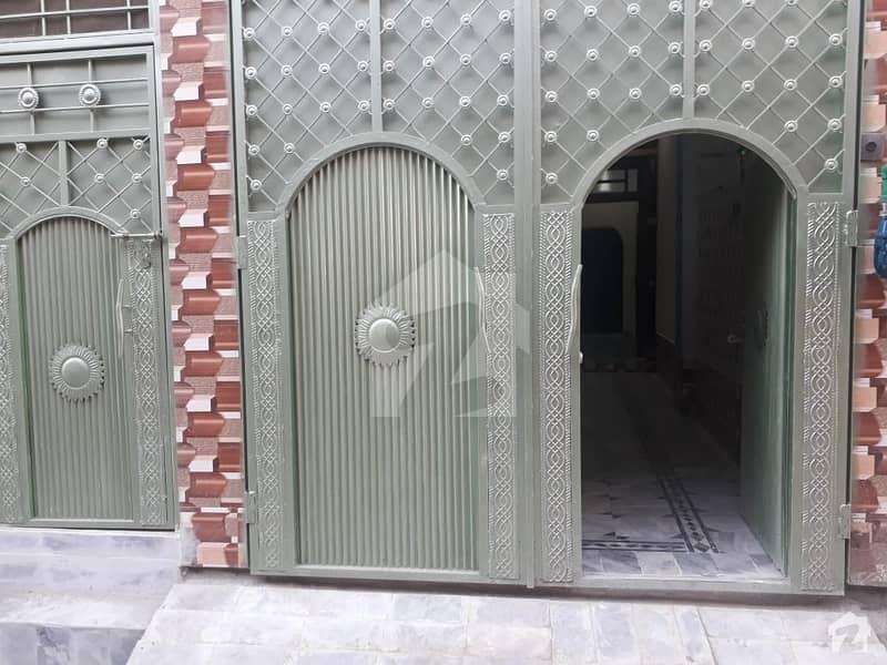 ڈلا زیک روڈ پشاور میں 3 کمروں کا 2 مرلہ مکان 60 لاکھ میں برائے فروخت۔