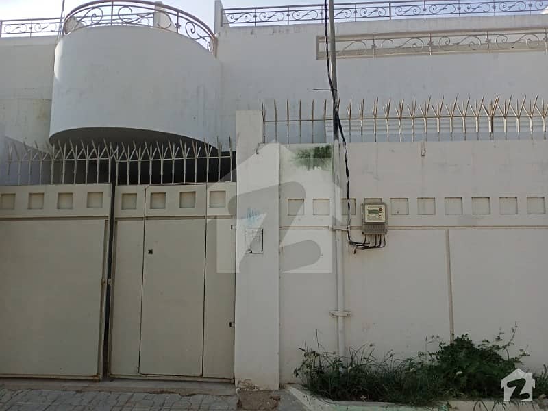 سکیم 33 کراچی میں 3 کمروں کا 6 مرلہ مکان 1.25 کروڑ میں برائے فروخت۔