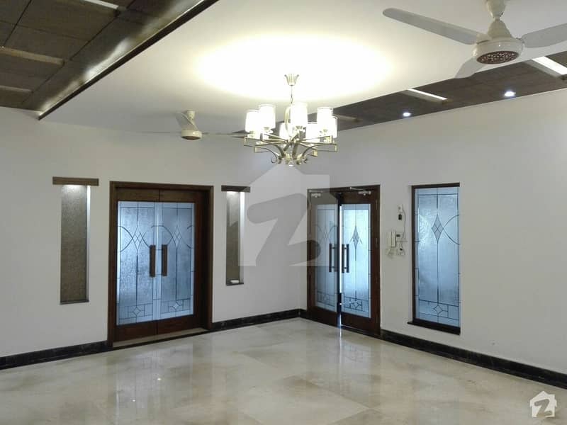 1 Kanal House Ideally Situated In Bahria Town