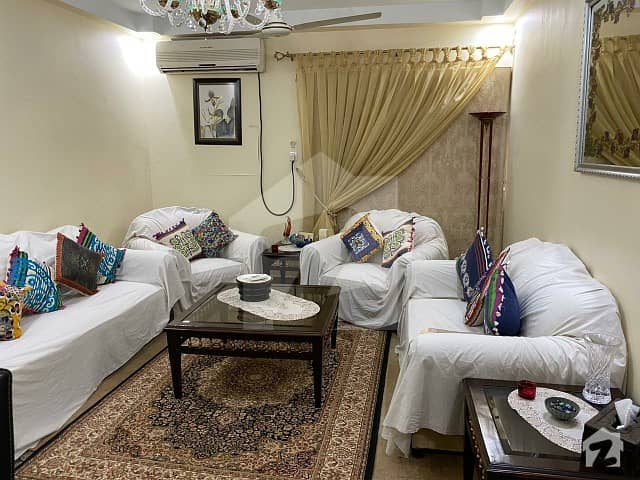 باتھ آئی لینڈ کراچی میں 2 کمروں کا 6 مرلہ فلیٹ 2.1 کروڑ میں برائے فروخت۔