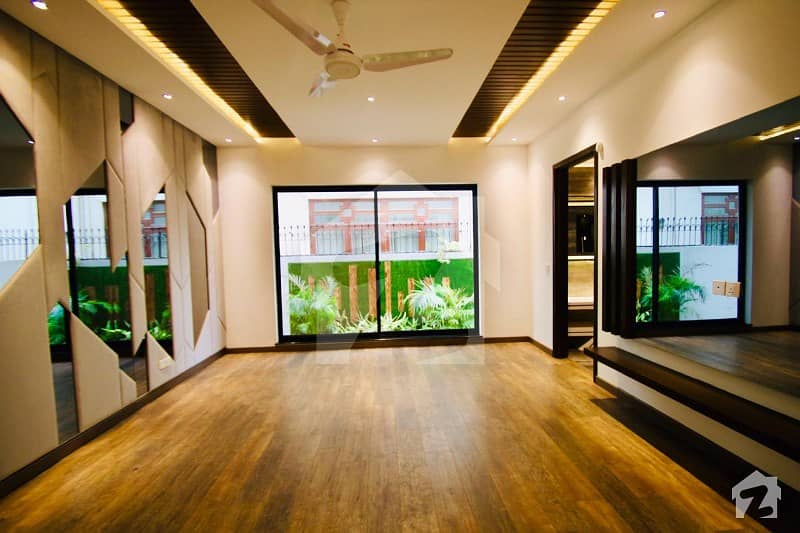 ڈی ایچ اے فیز 5 ڈیفنس (ڈی ایچ اے) لاہور میں 5 کمروں کا 1 کنال مکان 7.25 کروڑ میں برائے فروخت۔