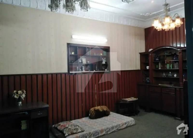 Allama Iqbal Town 10 Marla House For Sale Old House 30 Feet Road House