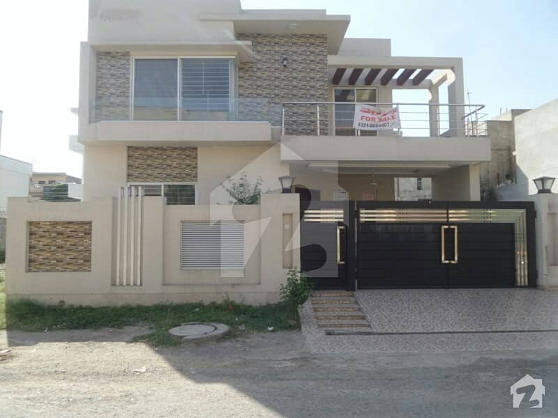 In Pak Arab Housing Society Upper Portion Sized 10 Marla For Rent