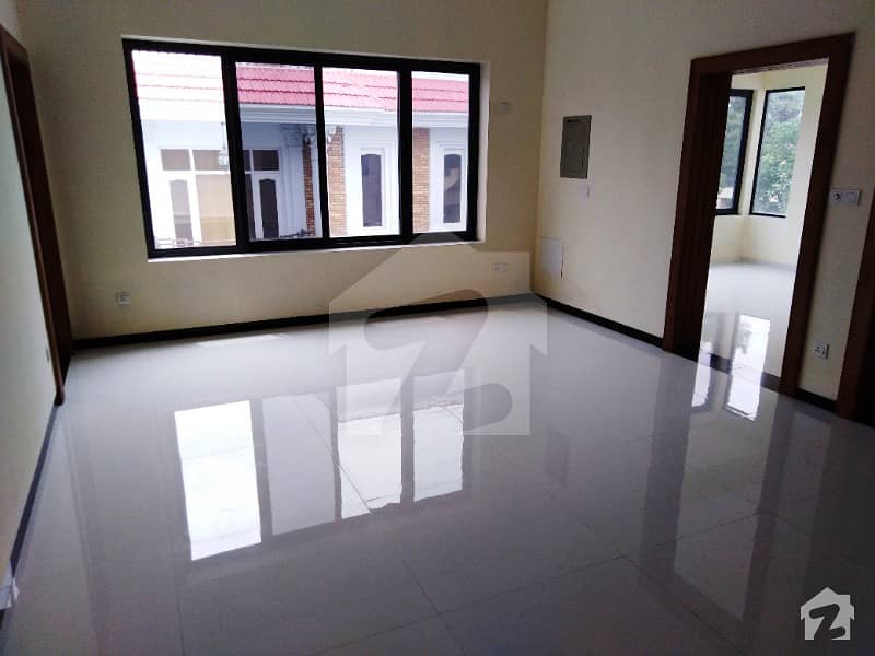 F6 300 Sq Yd New House 4 Bedrooms With Attached Bathrooms Available For Rent