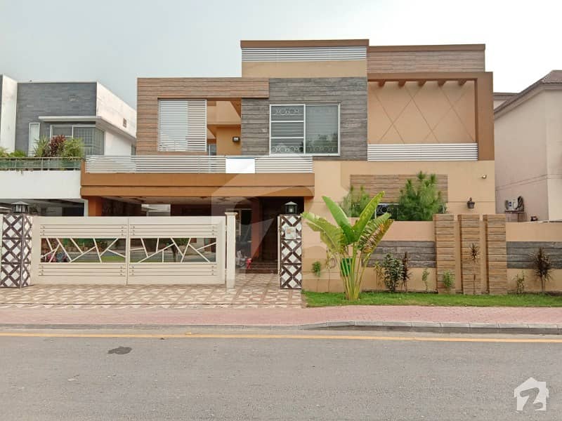 1 Kanal Luxury Brand New House on main boulevard Jasmine block Bahria Town Lahore