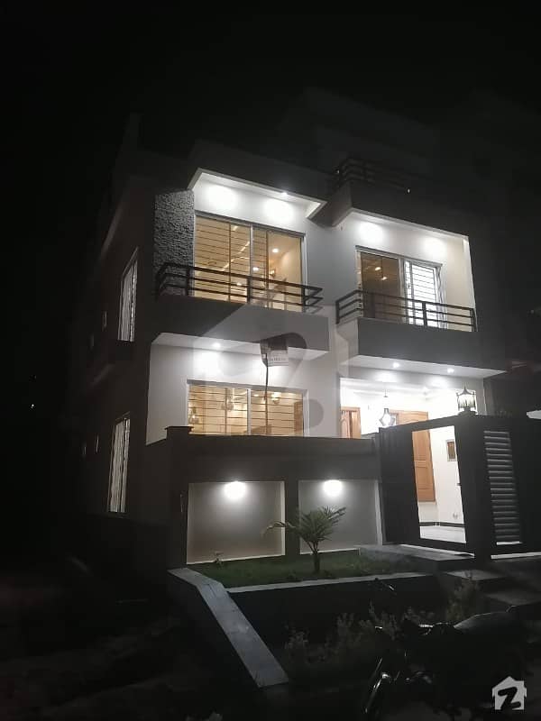 Brand new corner  25x40 luxury style house for sale