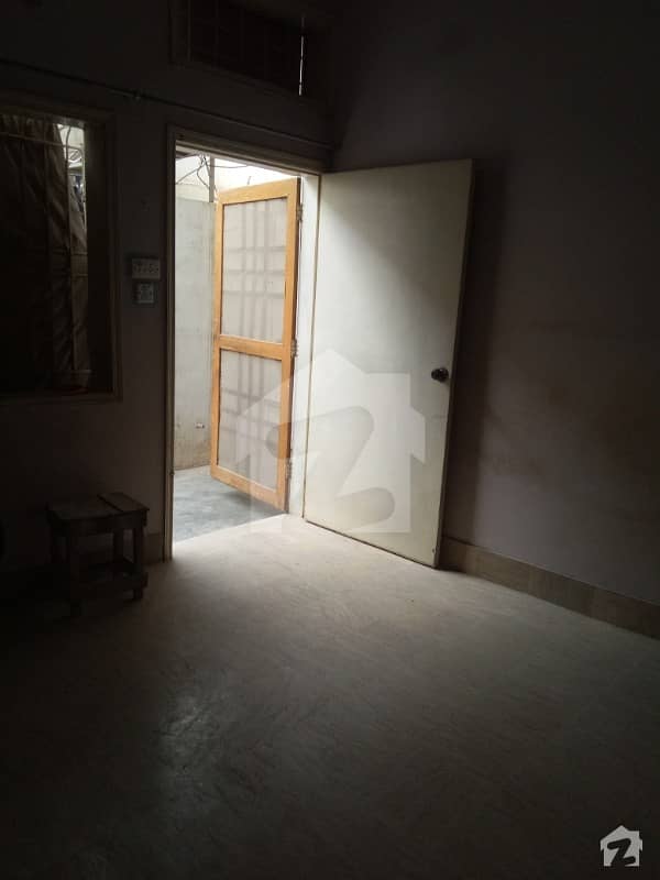 لانڈھی کراچی میں 11 کمروں کا 5 مرلہ مکان 1.55 کروڑ میں برائے فروخت۔