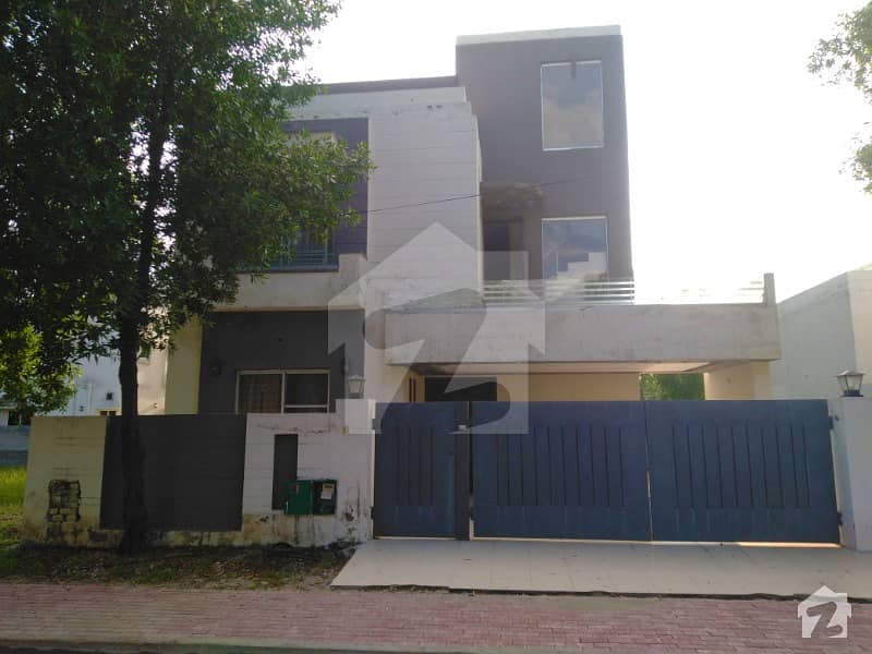 10 Marla Double Storey 5 Bed House Opposite Grand Mosque Bahria Town Lhr