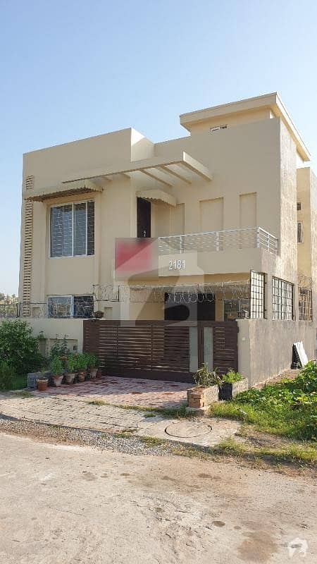 بحریہ ٹاؤن فیز 8 بحریہ ٹاؤن راولپنڈی راولپنڈی میں 5 کمروں کا 8 مرلہ مکان 1.45 کروڑ میں برائے فروخت۔