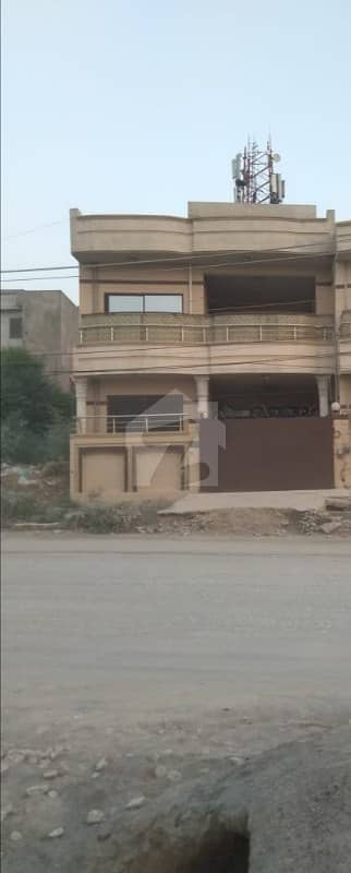 نیو لالہ زار راولپنڈی میں 4 کمروں کا 7 مرلہ مکان 45 ہزار میں کرایہ پر دستیاب ہے۔