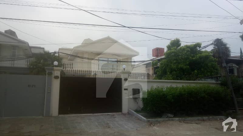500 Yards 4 Bed House Is Available For Sale