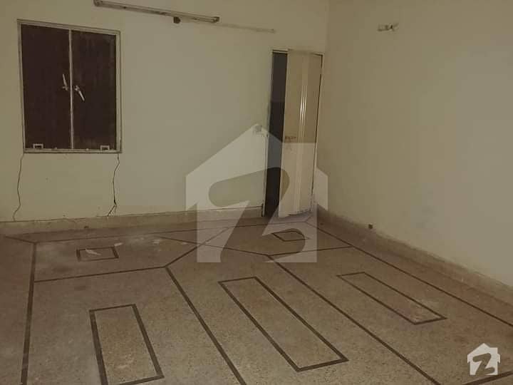 مکہ کالونی لاہور میں 11 کمروں کا 4 مرلہ عمارت 2 کروڑ میں برائے فروخت۔