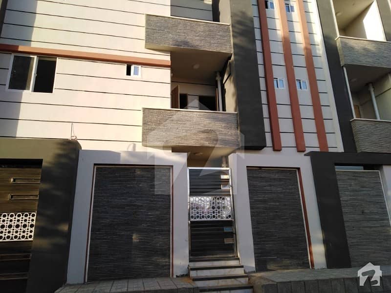 1400  Square Feet Flat In Kashmir Road For Rent