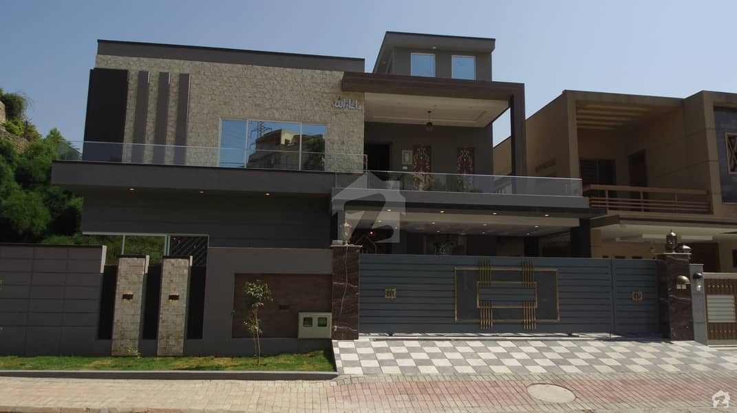 1 Kanal 3 Side Open Designer House Available For Sale In Street 9A Phase 3