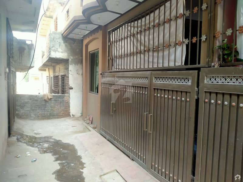 وکیل کالونی اسلام آباد ہائی وے راولپنڈی میں 3 کمروں کا 2 مرلہ مکان 35 لاکھ میں برائے فروخت۔