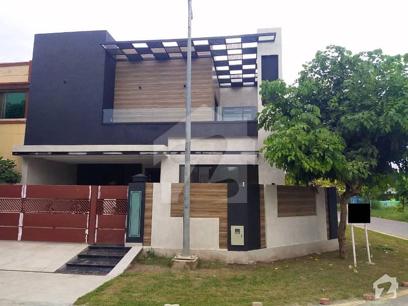 11 Marla Corner Brand New With Basement Very Nice Location In DHA Phase 8 Park View