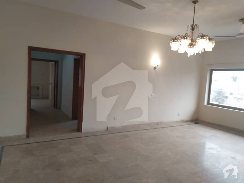 One Kanal Upper Portion Available For Rent In Dha Phase 4