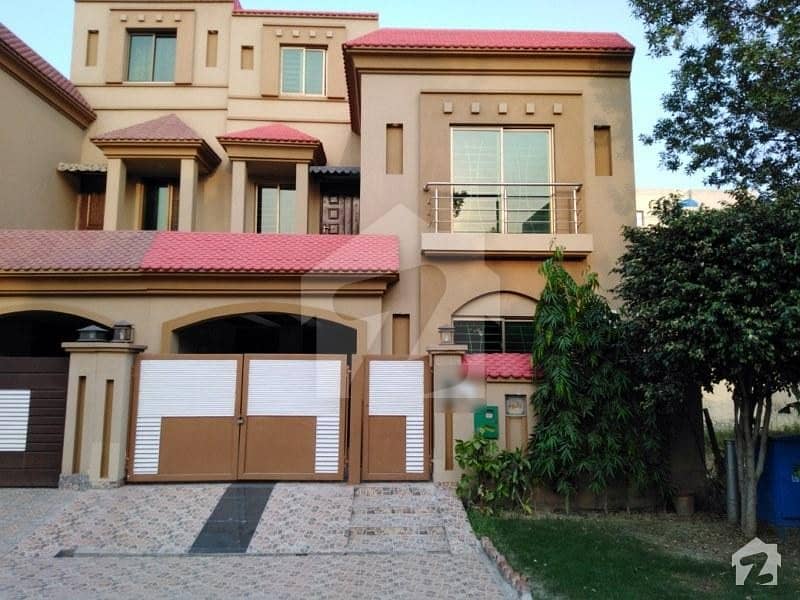 Bahria Nasheman House For Sale Sized 5 Marla