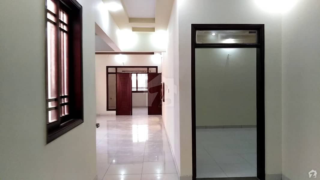 نارتھ ناظم آباد ۔ بلاک این نارتھ ناظم آباد کراچی میں 6 کمروں کا 9 مرلہ مکان 4.5 کروڑ میں برائے فروخت۔