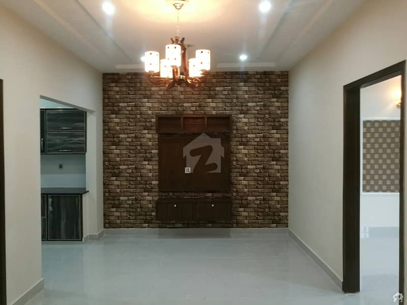 ایڈن بولیوارڈ - بلاک بی ایڈن بولیوارڈ ہاؤسنگ سکیم کالج روڈ لاہور میں 4 کمروں کا 5 مرلہ مکان 1.15 کروڑ میں برائے فروخت۔