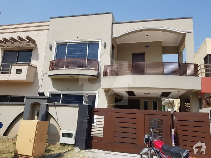 10 Marla House For Sale In Bahria Town Phase 4