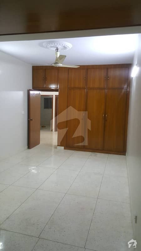 Flat Is Available For Rent Main Tariq Road