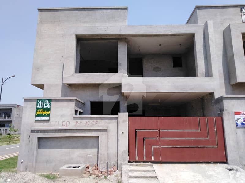 ایڈن آچرڈ فیصل آباد میں 5 مرلہ مکان 1.2 کروڑ میں برائے فروخت۔
