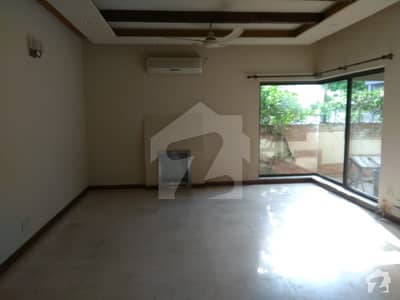 Kanal 5 Master Bed Room Luxury Bungalow For Rent Kanal 5 Master Bed Room Luxury Bungalow For Rent