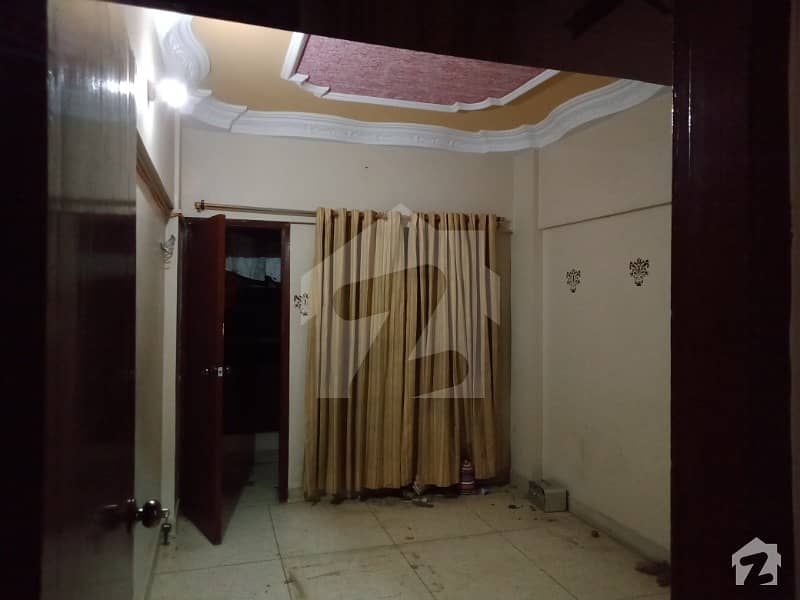 ناظم آباد - بلاک 3 ناظم آباد کراچی میں 2 کمروں کا 4 مرلہ فلیٹ 25 ہزار میں کرایہ پر دستیاب ہے۔