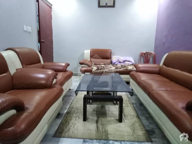 پی ای سی ایچ ایس بلاک 2 پی ای سی ایچ ایس جمشید ٹاؤن کراچی میں 3 کمروں کا 6 مرلہ فلیٹ 1.6 کروڑ میں برائے فروخت۔