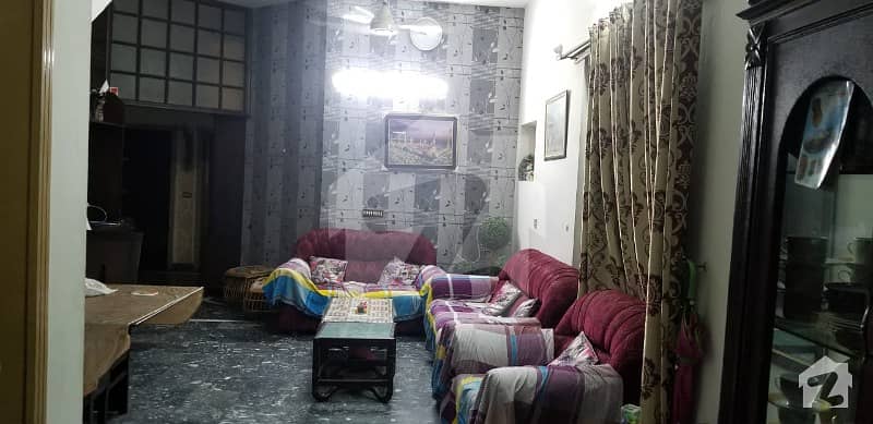 پی اے ایف آفیسرز کالونی کینٹ لاہور میں 5 کمروں کا 12 مرلہ مکان 2.26 کروڑ میں برائے فروخت۔