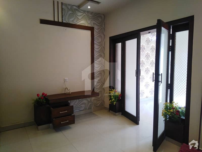In Sukh Chayn Gardens Upper Portion Sized 1 Kanal For Rent