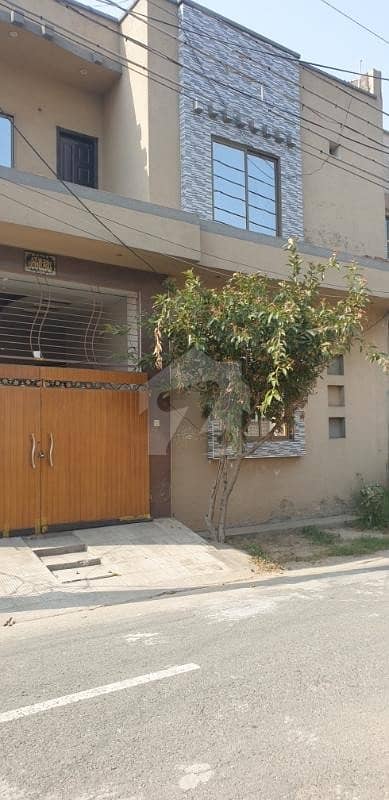 اسماعیل ویلی فیصل آباد میں 5 کمروں کا 5 مرلہ مکان 1.1 کروڑ میں برائے فروخت۔