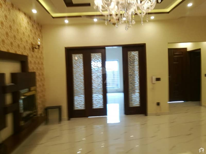 10 Marla House For Sale In Beautiful Nasheman-e-Iqbal