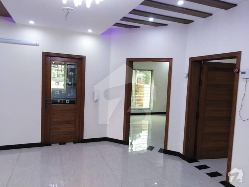 10 Marla Upper Portion For Rent In Beautiful Bahria Town
