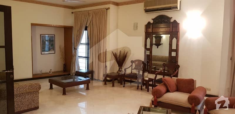 ڈی ایچ اے فیز 7 ڈی ایچ اے کراچی میں 5 کمروں کا 1 کنال مکان 8.85 کروڑ میں برائے فروخت۔