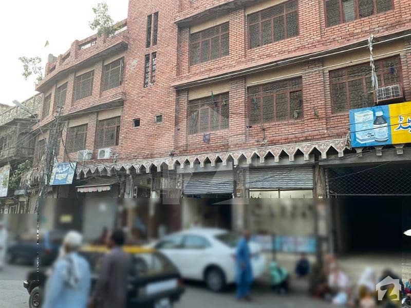 جامعہ مسجد روڈ راولپنڈی میں 16 مرلہ عمارت 24.5 کروڑ میں برائے فروخت۔