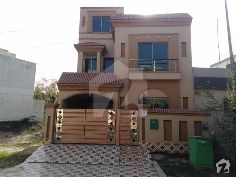 Bahria Town House Sized 5 Marla For Sale