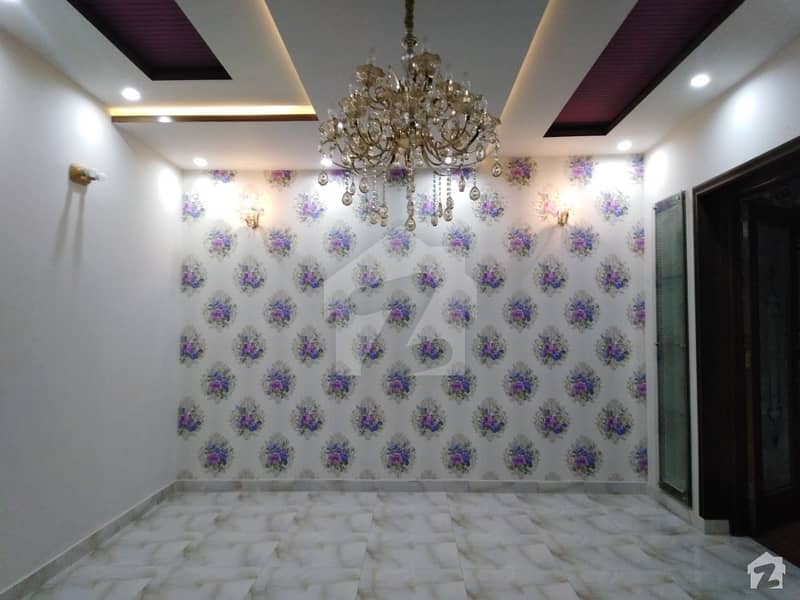 Stunning 5 Marla House In Johar Town Available