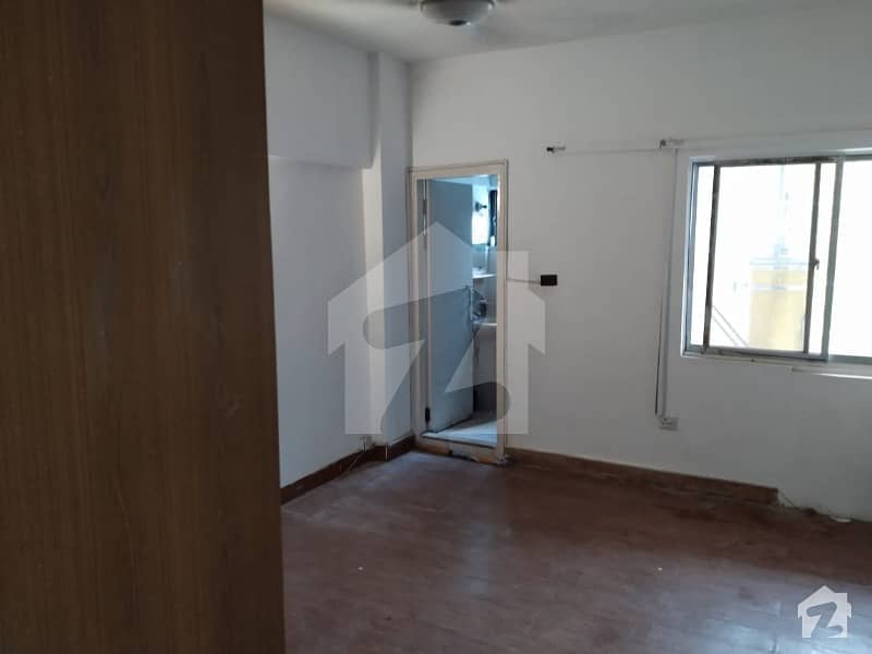 کلفٹن - کہکشاں کلفٹن ۔ بلاک 7 کلفٹن کراچی میں 2 کمروں کا 4 مرلہ فلیٹ 45 ہزار میں کرایہ پر دستیاب ہے۔