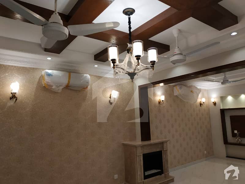 ڈی ایچ اے فیز 6 - بلاک سی فیز 6 ڈیفنس (ڈی ایچ اے) لاہور میں 4 کمروں کا 8 مرلہ مکان 2.9 کروڑ میں برائے فروخت۔