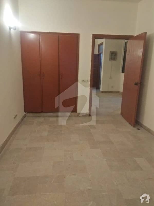 Defence Flat For Rent 2 Bedrooms 1st Floor Family Building Reasonable Rent